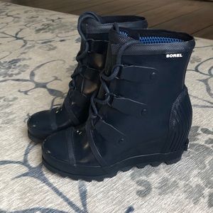 NWT Sorel rain boot